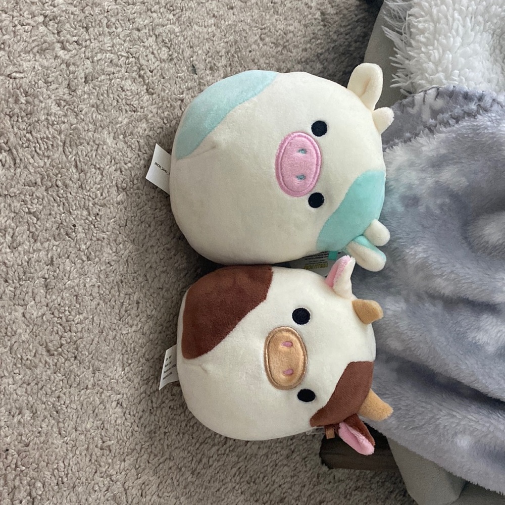 5 inch easter belana w tag and 4.5 inch ronnie w no tag